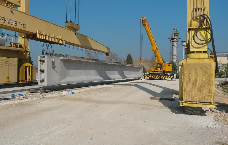 Εξειδίκευση ΠΡΟΚΕΛ στην παραγωγή, μεταφορά και τοποθέτηση προκατασκευασμένων δοκών γεφυρών
